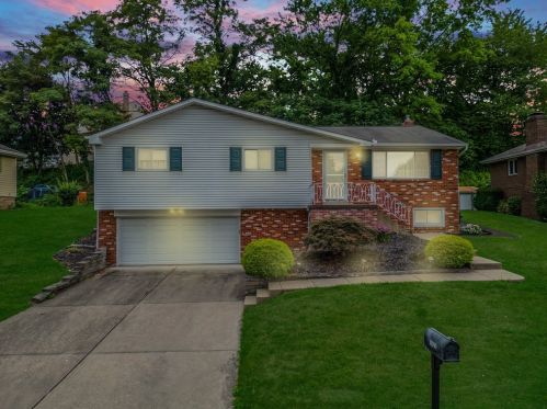 1721 Gina Dr, Pittsburgh, PA 15122-3157