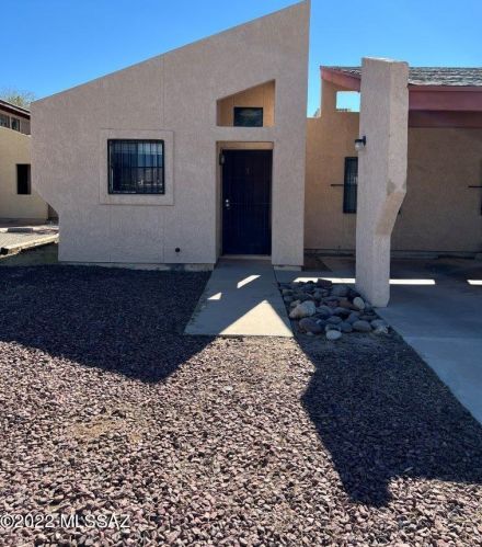 5606 26th St, Tucson, AZ 85711-5918