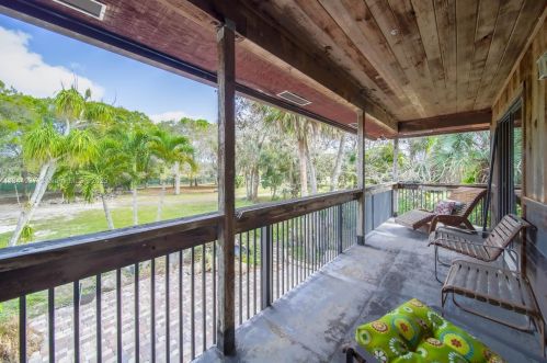 576 Marshall Rd, West Palm Beach FL  33413-3343 exterior
