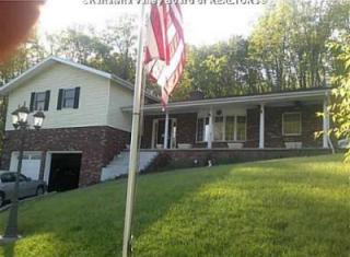 108 Queens Ct, Charleston, WV 25313-1443
