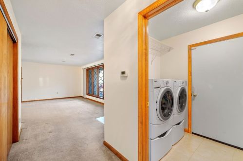 17 Brookside Dr, Mc Donald PA  15057-4401 exterior