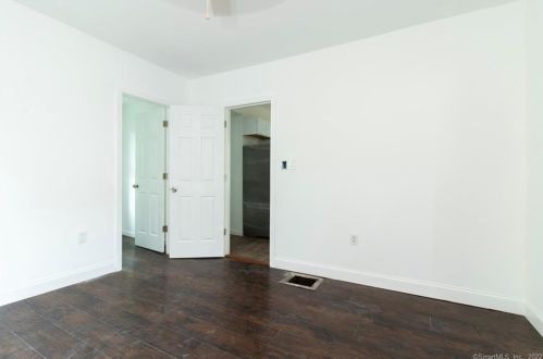 125 Denver Ave, Bridgeport CT  06605-1903 exterior