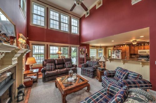 286 1st Ave, Milford CT  06460-5209 exterior