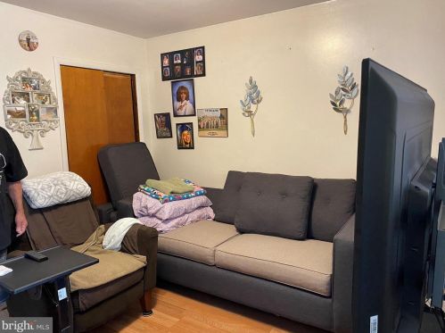 707 Warner St, Wilmington, DE 19805-4351