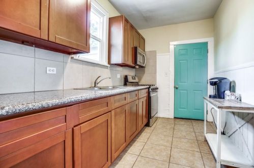 2511 Bernardo De Galvez Ave, Galveston TX 77550 exterior