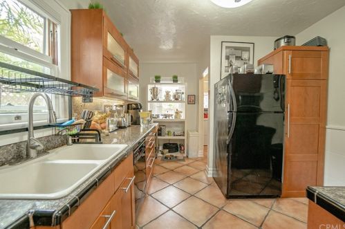 229 Euclid Ave, Long Beach CA  90815-2518 exterior