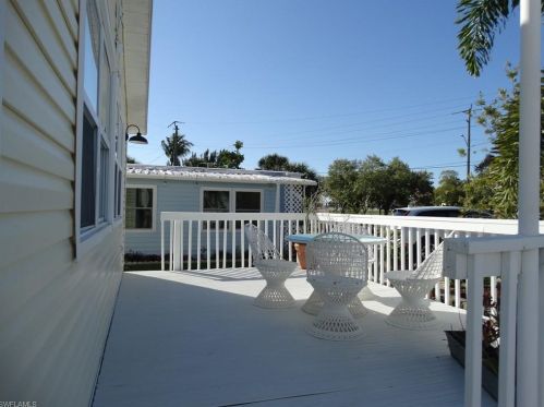 41 Helen Ln, Fort Myers Beach, FL 33931-2940