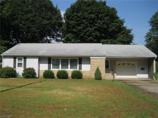 1545 Tremont St, Parral, OH 44622-1070