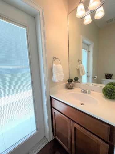 438 Palm Dr, Sanford FL  32771-9502 exterior