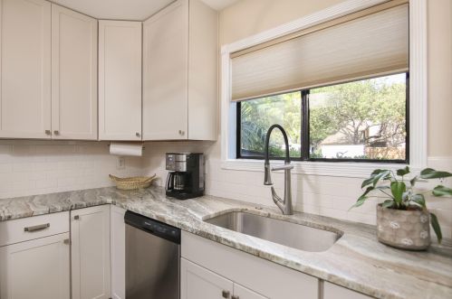 334 Sandpiper Dr, Mount Pleasant SC  29464-2834 exterior
