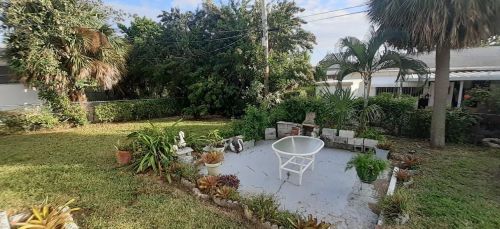 1141 24 St, West Palm Beach FL  33404-4555 exterior