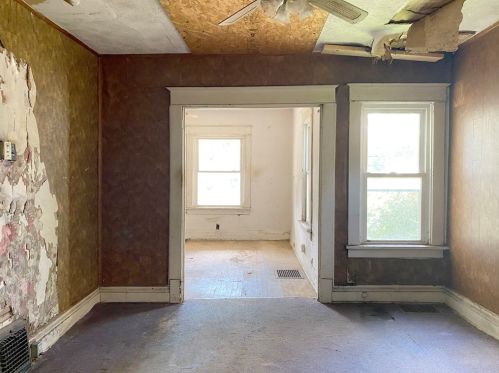 315 Hamilton Ave, Hermitage PA  16121-2002 exterior