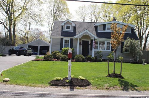 144 Old Country Rd, Huntington Station NY  11747-1814 exterior