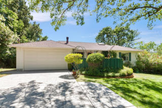 741 Solana Dr, Lafayette, CA 94549-5206