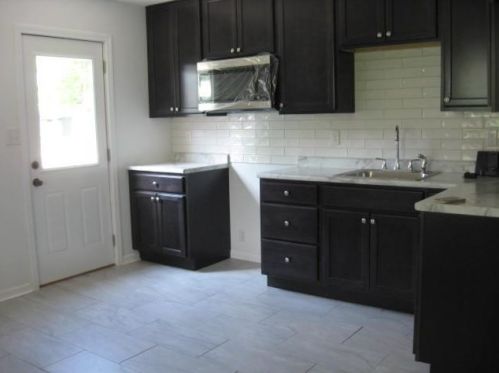 1702 Cedar St, Valpo IN  46383-4304 exterior