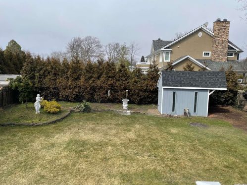 511 Bay 5th St, West Islip NY  11795-4709 exterior