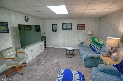 475 Woodcrest Dr, Navy Sup Dpt PA 17050-6854 exterior