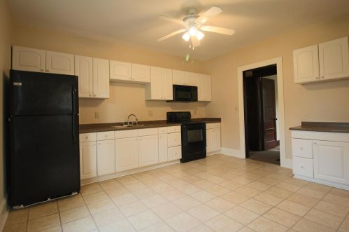 35 Lincoln Ave, London OH  43140-1579 exterior