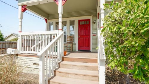 921 Bush St, Santa Rosa, CA 95404-5110