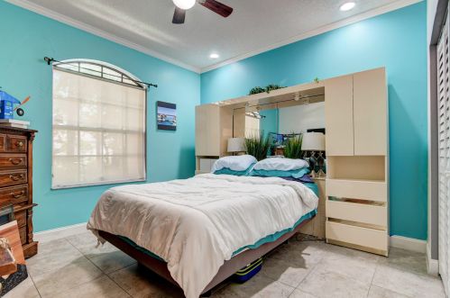 10020 Lexington Cir, Boynton Beach, FL 33436-4559