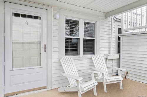 58 Library Ave, West Hampton Beach, NY 11978-2648