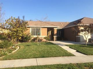 2223 Riesling Ave, Hanford CA  93230-8130 exterior