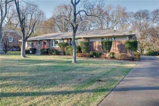 520 Rochelle Dr, Nashville, TN 37220-2028
