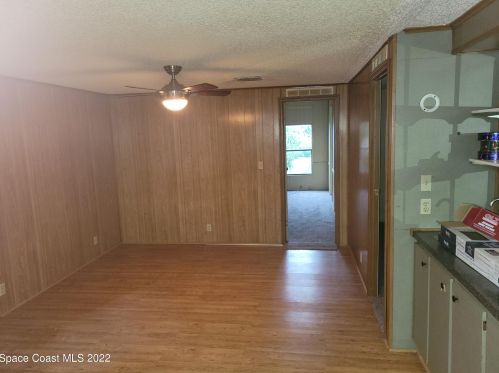 610 Dolphin Cir, Sebastian FL  32976-2591 exterior