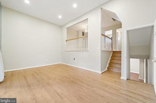 2356 Horseferry Ct, Herndon VA 20191-2733 exterior