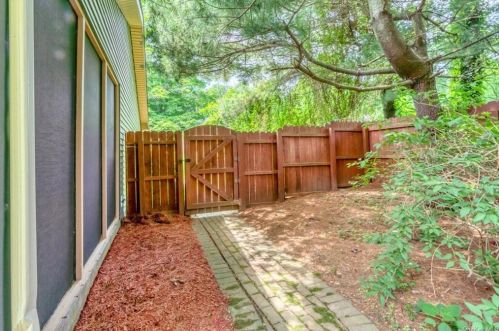 410 Old Post Rd, Marlborough NY  12542-6232 exterior