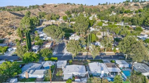 27325 Santa Clarita Rd, Santa Clarita CA  91350-1317 exterior
