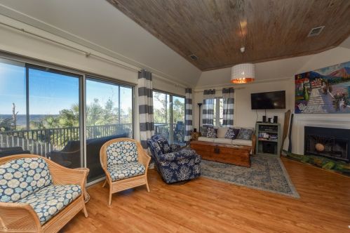 1017 Pne Ave, Saint George Island FL  32328-2416 exterior