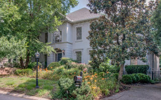 6 Warwick Ln, Nashville, TN 37205-5012