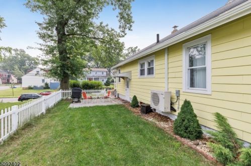 127 Lincoln Ave, Roselle Park NJ  07204-1705 exterior