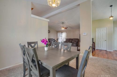28101 Vista View Dr, Santa Clarita CA  91351-5710 exterior