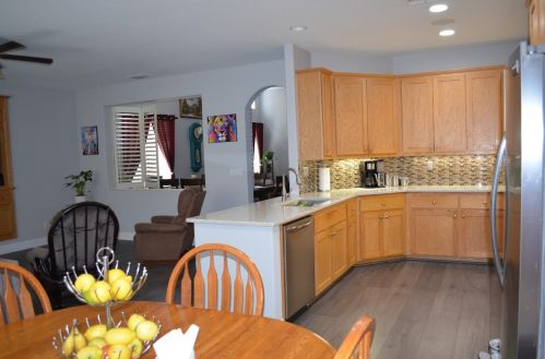 3128 Queens Gate Ln, Modesto CA  95355-8684 exterior
