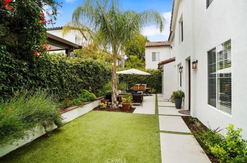 23301 Anacapa Ln, Santa Clarita CA  91354-4911 exterior