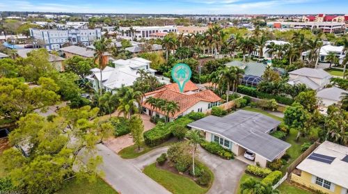 778 Broad Ct, Naples, FL 34102-5527