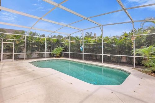 418 Riggs Cir, Davenport FL 33897-6007 exterior