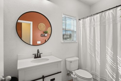 330 Applegate Dr, Valley Home CA  95361-8285 exterior