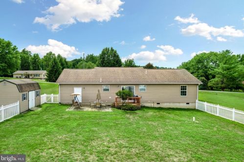 199 Wintergreen Dr, Richmond National Battlefiel VA  22835-7519 exterior
