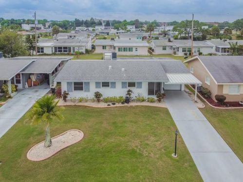 1606 Chevy Chase Dr, Ruskin, FL 33573-5320