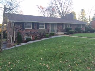 8208 Corteland Dr, Knoxville, TN 37909-2115
