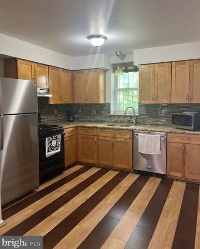 3442 Hope St, Philadelphia PA  19140-4617 exterior