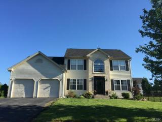 1025 Greenleaf St, Easton, PA 18040-8206