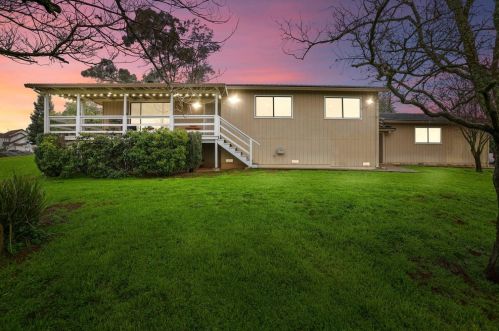 2303 Huckleberry Ln, Valley Springs, CA 95252-9208