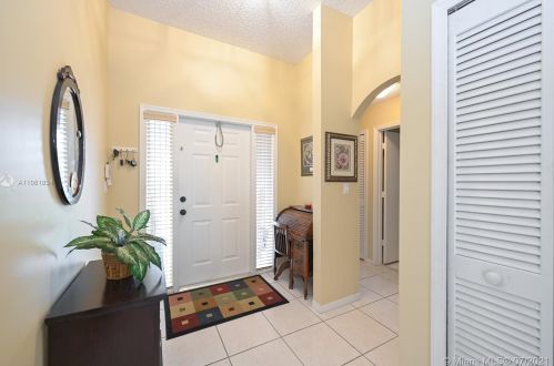15121 49th Ct, Hollywood, FL 33027-3601