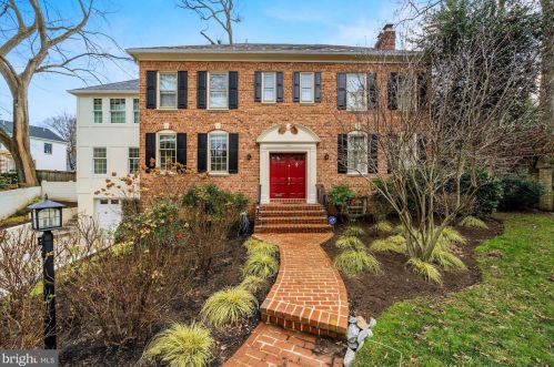 5240 Macomb St, Washington, DC 20016-5324