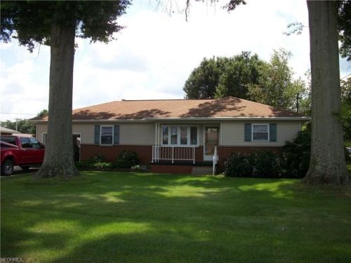 2317 Norris Ave, Belpre, OH 45714-1030