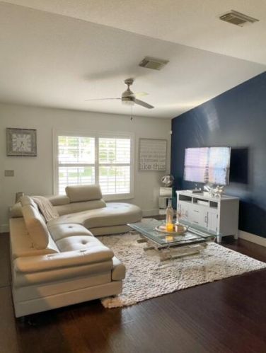 1252 Lawndale Ave, Fort Pierce, FL 34953-5357